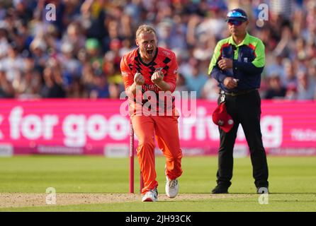 Matt Parkinson, de Lancashire Lightning, célèbre la prise du cricket de Joe Weatherley, de Hampshire Hawks, lors du match final de Vitality Blast T20 au stade Edgbaston, à Birmingham. Date de la photo: Samedi 16 juillet 2022. Banque D'Images