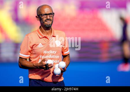 TERRASSA, ESPAGNE - JUILLET 16: Entraîneur-chef Jamilo Mulders des pays-Bas pendant la coupe du monde des femmes de hockey FIH 2022 demi-finale entre les pays-Bas et l'Australie à l'Estadi Olímpic de Terrassa sur 16 juillet 2022 à Terrassa, Espagne (photo de Patrick Goosen/Orange Pictures) Banque D'Images