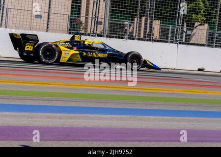 Toronto, ONTARIO, Canada. 16th juillet 2022. COLTON HERTA (26), de Valence, en Californie, se déplace dans les virages lors d'une pratique pour la Honda Indy Toronto au lieu d'exposition des rues de Toronto, à Toronto, EN ONTARIO. (Image de crédit : © Walter G. Arce Sr./ZUMA Press Wire) Banque D'Images