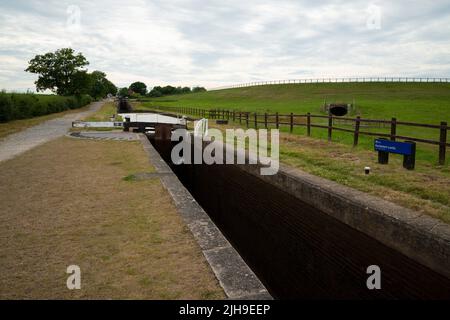 En regardant les écluses de Hurleston vers le début du canal de Llangollen Banque D'Images