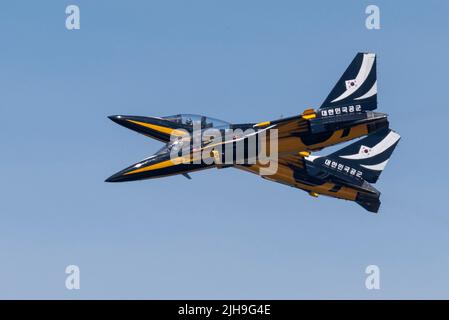 RAF Fairford, Gloucestershire, Royaume-Uni. 16th juillet 2022. L’un des plus grands spectacles aériens au monde est revenu après une pause de 3 ans en raison de la pandémie de cavid qui a conduit les forces aériennes internationales, les équipes d’exposition et les foules énormes dans les Cotswolds. République de Corée Black Eagles équipe de jet Banque D'Images