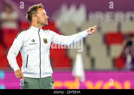 TERRASSA, ESPAGNE - JUILLET 16: Entraîneur en chef Valentin Altenburg d'Allemagne pendant la coupe du monde des femmes de hockey FIH 2022 demi-finale entre l'Allemagne et l'Argentine à l'Estadi Olímpic de Terrassa sur 16 juillet 2022 à Terrassa, Espagne (photo de Patrick Goosen/Orange Pictures) Banque D'Images