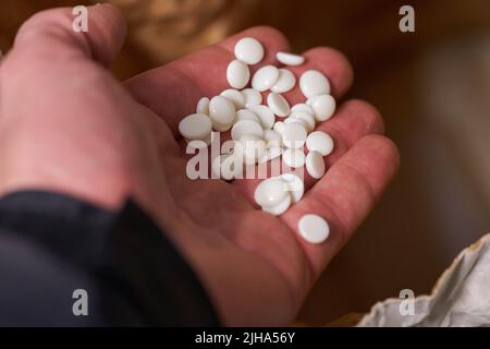 Perles de colle pour lieuse de livre Banque D'Images