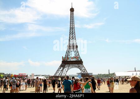 Paris, France. 16th juillet 2022. LOLLAPALOOZA PARIS - JUILLET 16 : « LOLLAPALOOZA PARIS » sur 16 juillet 2022 à l'hippodrome ParisLongchamp à Paris, France. (Photo de Lyvans Boolaky/ÙPtertainment/Sipa USA) crédit: SIPA USA/Alay Live News Banque D'Images