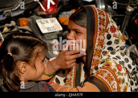 Mère et fille à Jaipur, Inde Banque D'Images