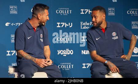 Tokyo, Japon. 17th juillet 2022. Paris Saint-Germain Lionel Messi(L) et Neymar Jr assistent dimanche à une conférence de presse à Tokyo, au Japon 17 juillet 2022. Paris Saint-Germain organiser un événement et un match amical au Japon sur 18 juillet à 25. Photo par Keizo Mori/UPI crédit: UPI/Alay Live News Banque D'Images