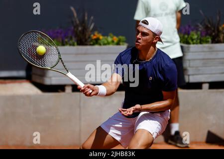 17 juillet 2022, Hambourg: Tennis: WTA Tour/ATP Tour, célibataires, hommes, qualifications, 2nd ronde. TOPO (Allemagne) - Molleker (Allemagne). Marko Topo en action. Photo: Frank Molter/dpa Banque D'Images