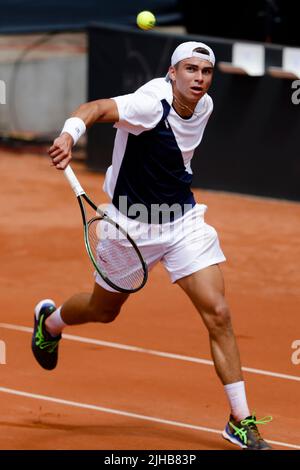 17 juillet 2022, Hambourg: Tennis: WTA Tour/ATP Tour, célibataires, hommes, qualifications, 2nd ronde. TOPO (Allemagne) - Molleker (Allemagne). Marko Topo en action. Photo: Frank Molter/dpa Banque D'Images