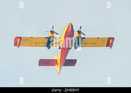 Loutraki, Grèce 14 septembre 2019. Avion de feu au ciel. Vue rapprochée. Banque D'Images