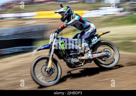 Loket, République tchèque. 17th juillet 2022. Jago Geerts of Belgium participe au Grand Prix de la République Tchèque, coupe du monde de Motocross, catégorie MX2, course 1, à Loket, République tchèque, 17 juillet 2022. Crédit : Ondrej Hajek/CTK photo/Alay Live News Banque D'Images