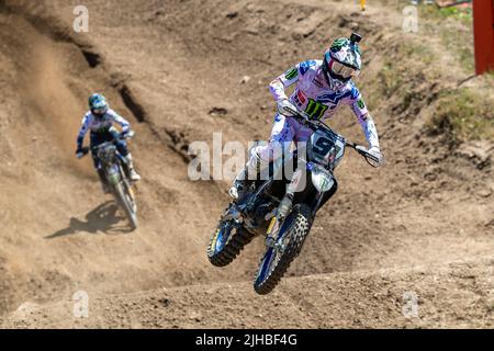 Loket, République tchèque. 17th juillet 2022. Jeremy Seewer de Suisse participe au Grand Prix de la République tchèque, coupe du monde de Motocross, catégorie MXGP, course 1, à Loket, République tchèque, 17 juillet 2022. Crédit : Ondrej Hajek/CTK photo/Alay Live News Banque D'Images