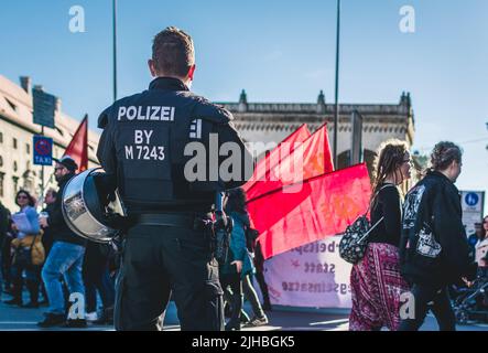 Munich, Allemagne - 16 février 2019: Les manifestants à la Conférence de sécurité de Munich lors de leur réunion annuelle. Banque D'Images