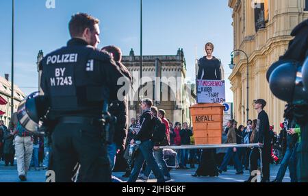 Munich, Allemagne - 16 février 2019: Les manifestants à la Conférence de sécurité de Munich lors de leur réunion annuelle. Banque D'Images