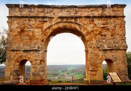 Grand Arco Romano, Espagne Banque D'Images