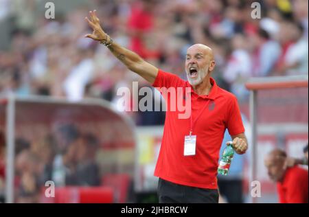 Cologne, Allemagne. 07th juin 2022. Coupe Telekom, 1. FC Cologne vs AC Milan, Manager Stefano Pioli (Milan) Credit: Juergen Schwarz/Alay Live News Banque D'Images