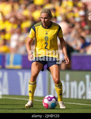 Jonna Andersson, en Suède, lors du match de l'UEFA pour les femmes du groupe C Euro 2022 au Leigh Sports Village, Wigan. Date de la photo: Dimanche 17 juillet 2022. Banque D'Images