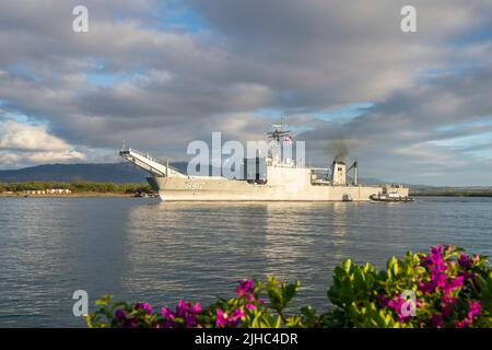 Pearl Harbor, États-Unis. 12 juillet 2022. Le navire-citerne de la Marine mexicaine de Newport, QUI EMBARQUE Usumacinta, part de Pearl Harbor pour commencer la phase en mer de Rim of the Pacific 12 juillet 2022 à Honolulu, Hawaï. Crédit : MC2 Aiko Bongolan/US Navy/Alay Live News Banque D'Images