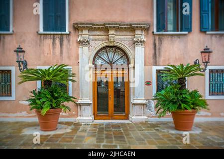 Entrée au légendaire hôtel de luxe Gritti Palace à Venise, Italie Banque D'Images