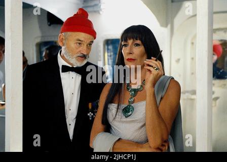 BILL MURRAY, ANGÉLICA HUSTON, LA VIE AVEC STEVE ZISSOU AQUATIQUES, 2004 Banque D'Images