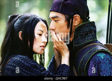 ZHANG ZIYI, TAKESHI KANESHIRO, HOUSE OF FLYING DAGGERS, 2004 Banque D'Images