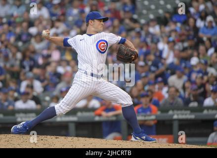 Chicago, États-Unis. 17th juillet 2022. Le pichet de secours des Cubs de Chicago David Robertson (37) se lance contre les mets de New York pendant le neuvième repas au champ de Wrigley, à Chicago, dimanche, 17 juillet 2022. Photo par Mark Black/UPI crédit: UPI/Alay Live News Banque D'Images