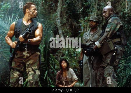 ARNOLD SCHWARZENEGGER, Carl Weathers, ELPIDIA CARRILLO, BILL DUKE, Predator, 1987 Banque D'Images