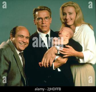 ARNOLD SCHWARZENEGGER, DANNY DEVITO, Emma Thompson, bébé, Junior, 1994 Banque D'Images