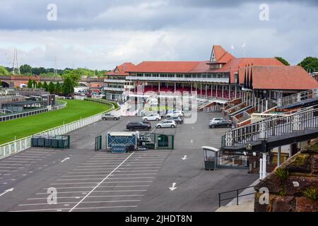 Chester, Royaume-Uni : 3 juillet 2022 : l'hippodrome de Chester est le plus ancien site de courses hippiques en fonctionnement au monde. Il a été créé en 1539. Banque D'Images