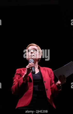 Clémentine Autain est un homme politique et journaliste français qui représente depuis 2017 la circonscription 11th du département de Seine-Saint-Denis à l'Assemblée nationale. Elle est membre de la France Insoumise (LFI). France. Banque D'Images