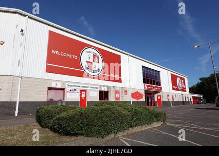 Crawley, Royaume-Uni : 7th juillet 2022 : vue générale du stade Broadfield, anciennement le stade People’s Pension, avant la saison d'avant-saison amicale entre Crawley Town et Queens Park Rangers au stade Broadfield de Crawley. Banque D'Images