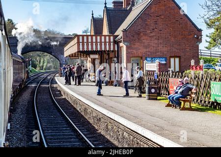 Le «Prince Noir» BR-9F-92203 s'est arrêté à Weybourne sur la ligne Poppy, North Norfolk Railway, East Anglia, Angleterre, Royaume-Uni Banque D'Images