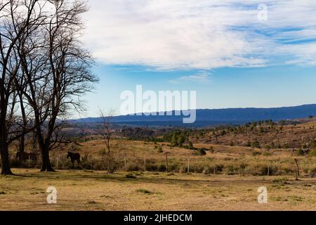 Vue panoramique de la Villa Yacanto, vallée de Calamuchita, province de Cordoue, Argentine Banque D'Images