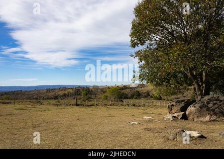 Vue panoramique de la Villa Yacanto, vallée de Calamuchita, province de Cordoue, Argentine Banque D'Images