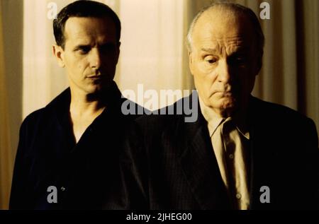 Commentaire m'ai né mon père année : 2001 France / Espagne Directeur : Anne Fontaine Charles Berling, Michel bouquet Banque D'Images