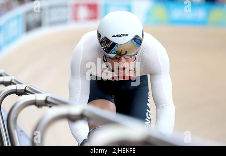 Photo du dossier datée du 07-04-2018 de Ryan Owens en Grande-Bretagne pendant les Jeux du Commonwealth de 2018. L'homme de 26 ans était quatrième au sprint individuel aux Championnats du monde de 2017, mais il a calculé ses meilleures chances de remporter des médailles lors de l'épreuve en équipe et a tout fait. Date de publication : lundi 18 juillet 2022. Banque D'Images