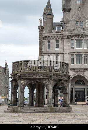 Aberdeen, Écosse, Royaume-Uni – 26 juin 2022. Mercat Cross dans le quartier Castlegate de la ville d'Aberdeen Banque D'Images