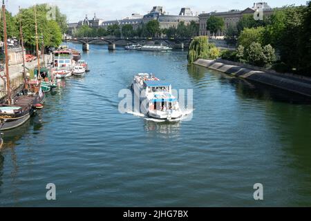 Bateau de croisière le Canotier sur la Seine Paris France Banque D'Images