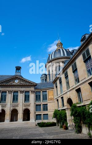 Institut de France Paris France est une société savante, dont cinq académies, dont l'Académie française. Créé en 1795 Banque D'Images