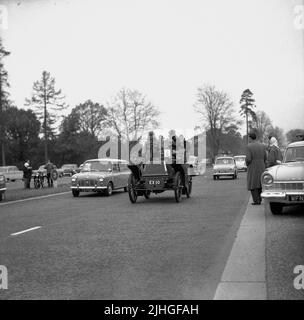 1960s, ancienne voiture de vétéran, EX10, prenant part à la course de voiture de vétéran, de Londres à Brighton, Angleterre, Royaume-Uni. Banque D'Images