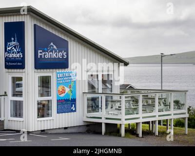 Frankies, le magasin de poissons et de copeaux le plus au nord des îles britanniques, dans le Shetland de Brae Mainland, en Écosse, au Royaume-Uni. Banque D'Images