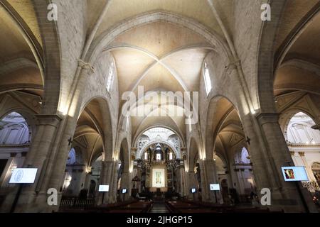 Intérieur de la belle cathédrale de Valence, construite sur un ancien temple romain, qui était plus tard une mosquée, en Espagne, en Europe Banque D'Images