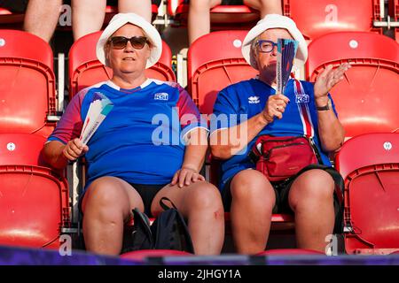 ROTHERHAM, ROYAUME-UNI - JUILLET 18: Fans de l'Islande pendant le groupe D - UEFA les femmes EURO 2022 match entre l'Islande et la France au stade de New York sur 18 juillet 2022 à Rotherham, Royaume-Uni (photo de Joris Verwijst/Orange Pictures) Banque D'Images