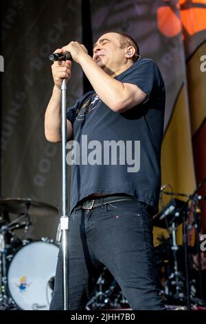 17 juillet 2022, Indianapolis, Indiana, Etats-Unis : Adam Duritz des Crows de comptage se produit à Rock the Ruins au parc de Holliday à Indianapolis, Indiana, sur 17 juillet 2022. (Credit image: © Lora Olive/ZUMA Press Wire) Banque D'Images