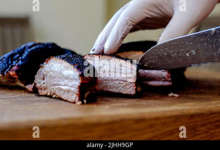 Côtes de porc épicées au barbecue Banque D'Images