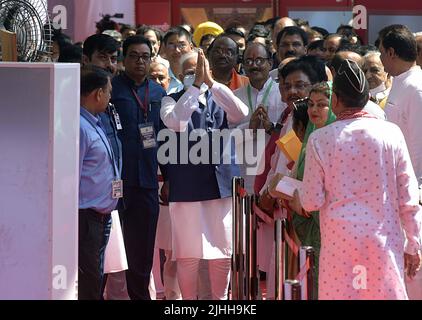 New Delhi, Inde. 17th juillet 2022. Le Premier ministre Narendra Modi revient après avoir voté aux élections pour choisir le Président de l'Inde de 15th les membres du Collège électoral, Les membres élus des deux chambres du Parlement et des assemblées législatives de tous les États ont voté dans une urne au Parlement de New Delhi et dans les capitales d'État. (Photo de Sondeep Shankar/Pacific Press) Credit: Pacific Press Media production Corp./Alay Live News Banque D'Images