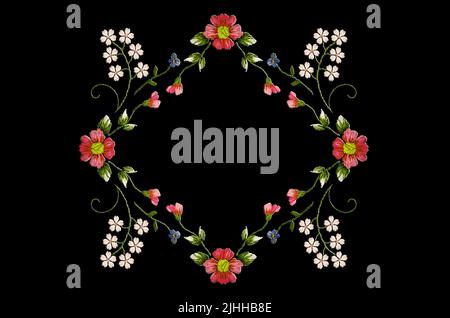Motif pour la broderie d'un cadre en forme de diamant de fleurs sauvages avec des fleurs bleues, des fleurs blanches sur des branches incurvées et une fleur rose avec des boutons et l Banque D'Images