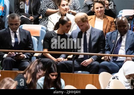 New York, NY - 18 juillet 2022: Duc et dutchesse de Sussex, le prince Harry et Meghan assistent à la célébration de la Journée internationale Nelson Mandela au siège de l'ONU Banque D'Images