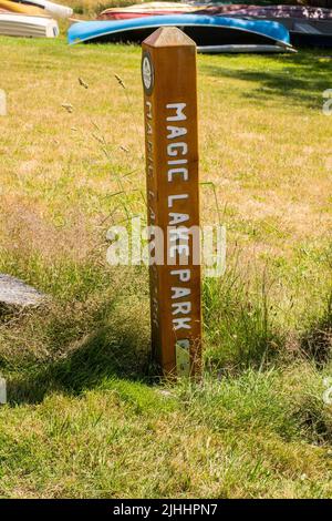 Bienvenue au parc Magic Lake, North Pender Island, Colombie-Britannique, Canada Banque D'Images