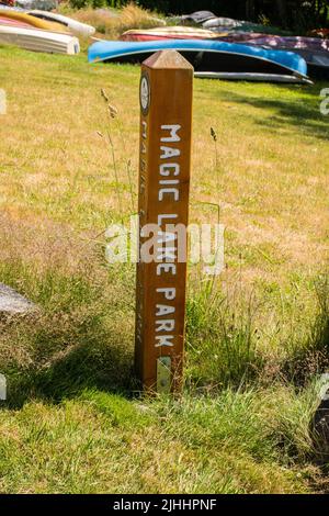 Bienvenue au parc Magic Lake, North Pender Island, Colombie-Britannique, Canada Banque D'Images