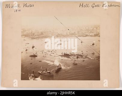 Divers - explosion de la porte de l'Enfer. Explosion de Hell Gate. Banque D'Images